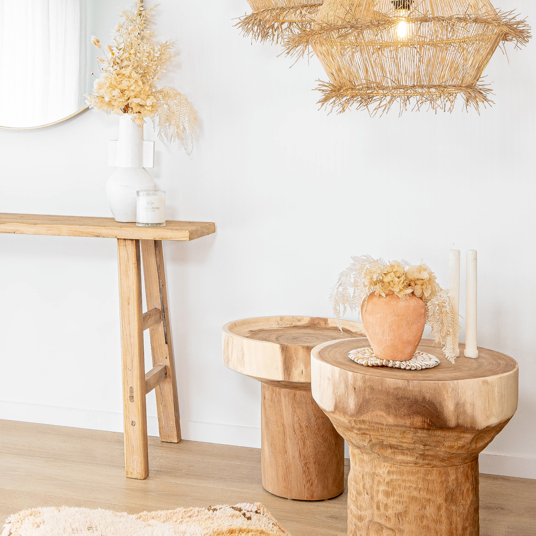 Uniqwa Kusina Console - Elm