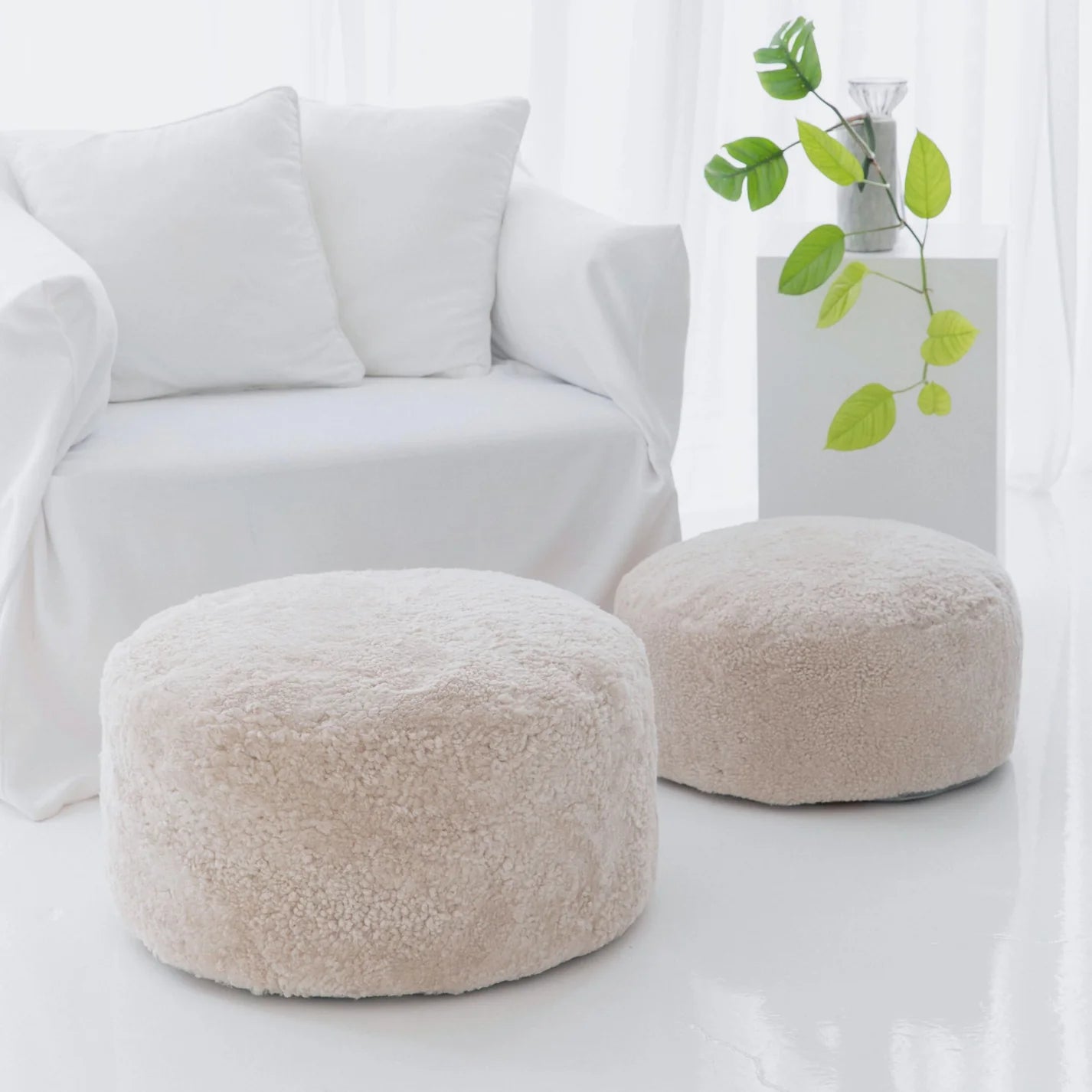 Curly Round Ottoman - Oatmeal