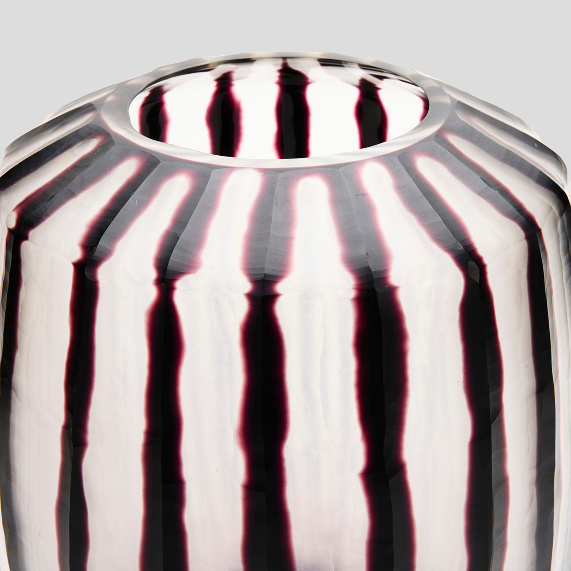 The Foundry Banda Vase, Colour - Garnet