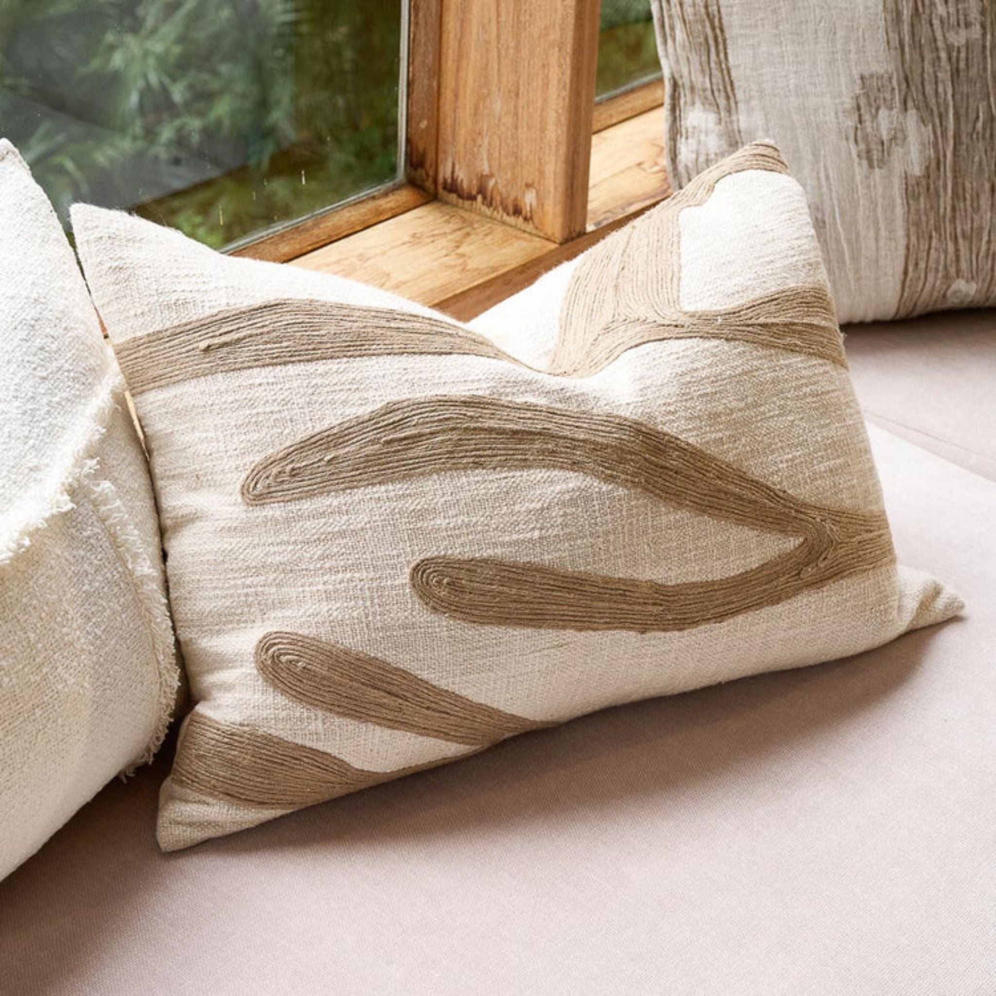 Zanth Linen Cushion - Ivory/Natural