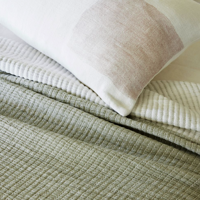 Eadie Ease Quilted Bed Cover Set - White/Pistachio